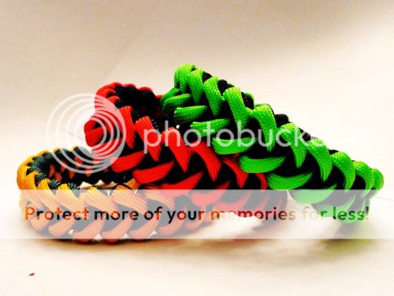 photo newsharksawtoothpiranhaparacordbraceletgreenbluetacticalmadeinusa-f16692_zpsde3a5cfe.jpg