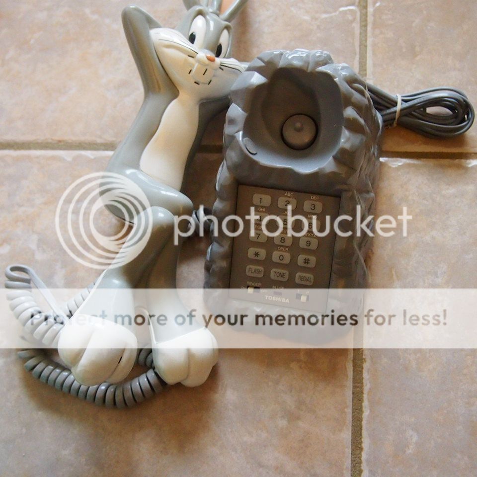 Boxed Toshiba Bugs Bunny Novelty Telephone Corded Phone Landline Looney