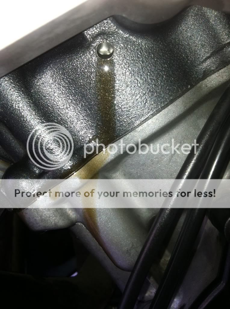 Oil Leak from hole in head.... Help me! Yamaha R6 Forum YZFR6 Forums