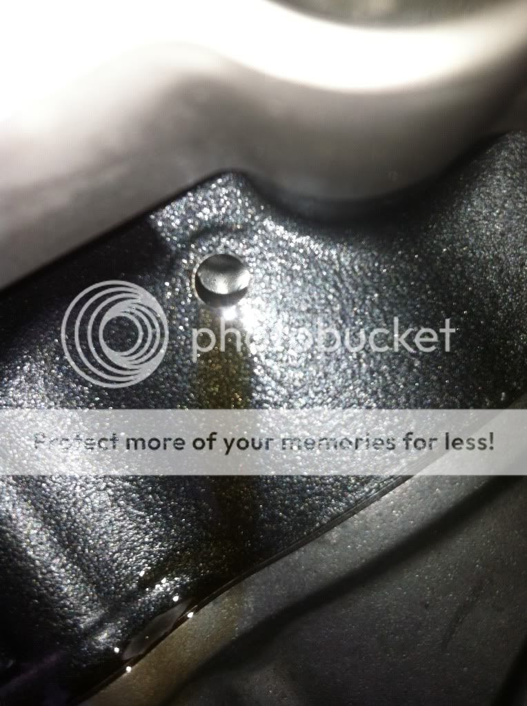 Oil Leak from hole in head.... Help me! Yamaha R6 Forum YZFR6 Forums