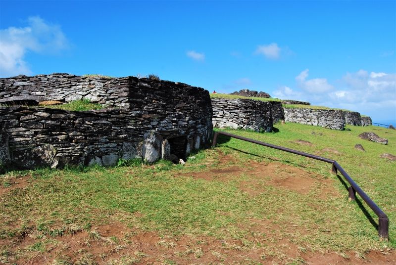 DEL ALTIPLANO A RAPA NUI- RUTA POR SUDAMERICA EN SOLITARIO - Blogs de America Sur - ISLA DE PASCUA- RANO KAU - ORONGO (3)