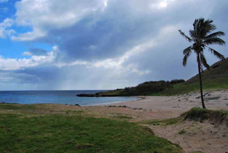 ISLA DE PASCUA- ANAKENA- OVAHE Y EL OMBLIGO DEL MUNDO - DEL ALTIPLANO A RAPA NUI- RUTA POR SUDAMERICA EN SOLITARIO (1)